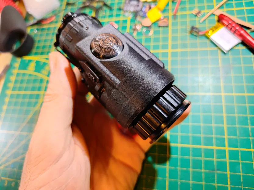 PVS GREMLIN V1 50Hz - Kính nhìn đêm nhiệt mini gắn mũ bảo hiểm - Image 9