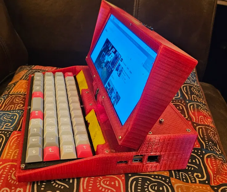 Portable Pi 84 - Máy tính Raspberry Pi 4 cầm tay thiết kế retro - Image 5