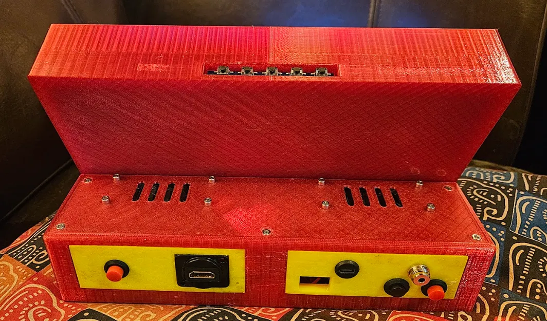 Portable Pi 84 - Máy tính Raspberry Pi 4 cầm tay thiết kế retro - Image 6