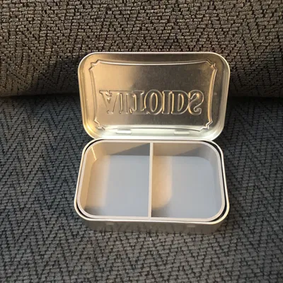 Khay chia 2 ngăn cho hộp thiếc Altoids
