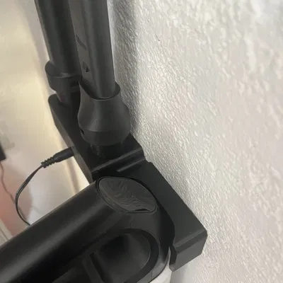 Giá treo tường cải tiến cho máy hút bụi cầm tay Levoit