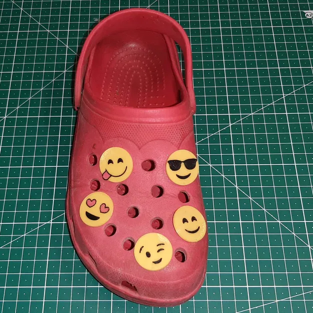 Bộ sưu tập Jibbitz Emoji in 3D trang trí giày Crocs cực chất - Image 1