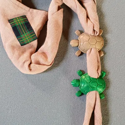 Nút thắt khăn quàng 3D hình rùa (Woggle) cho hướng đạo sinh