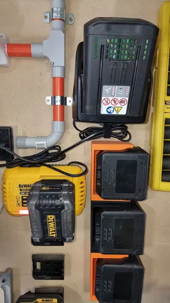 Giá treo pin Stihl AK lên tường hoặc dưới kệ - Image 1