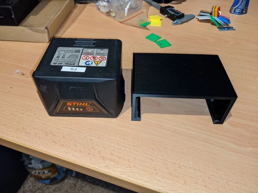 Giá treo pin Stihl AK lên tường hoặc dưới kệ - Image 2