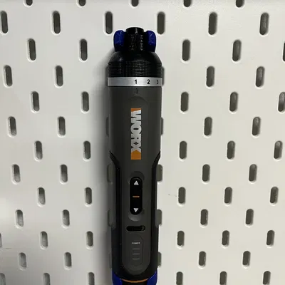 Giá treo máy vặn vít WORX WX242 cho bảng Skadis (Hệ thống T-Clip)