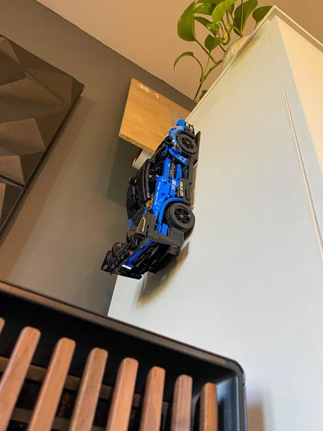 Giá treo tường cho xe LEGO - Image 1