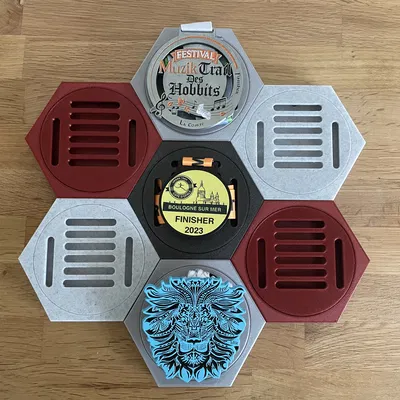 Giá treo huy chương hình lục giác