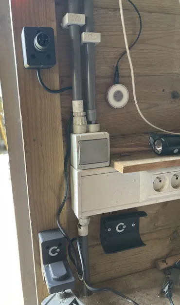 Đế sạc gắn tường và giá đỡ bộ sạc cho xe đạp điện Cowboy - Image 3