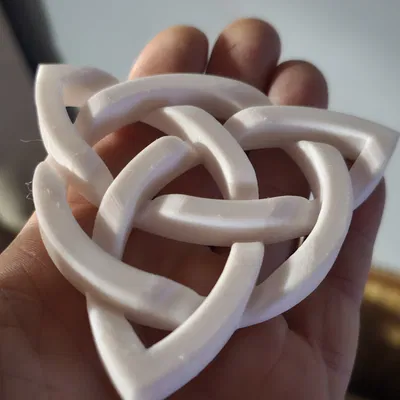 Mô hình trang trí Triquetra Knot - Nút thắt ba ngôi phong cách Celtic