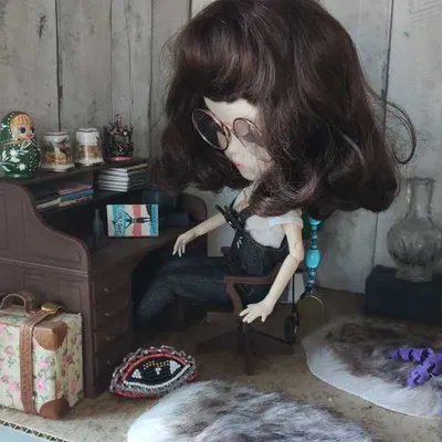 Bộ bàn ghế cổ điển cho nhà búp bê