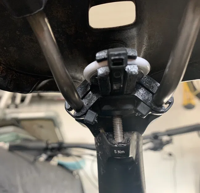 Giá Đỡ AirTag Gắn Yên Xe Đạp - Image 7