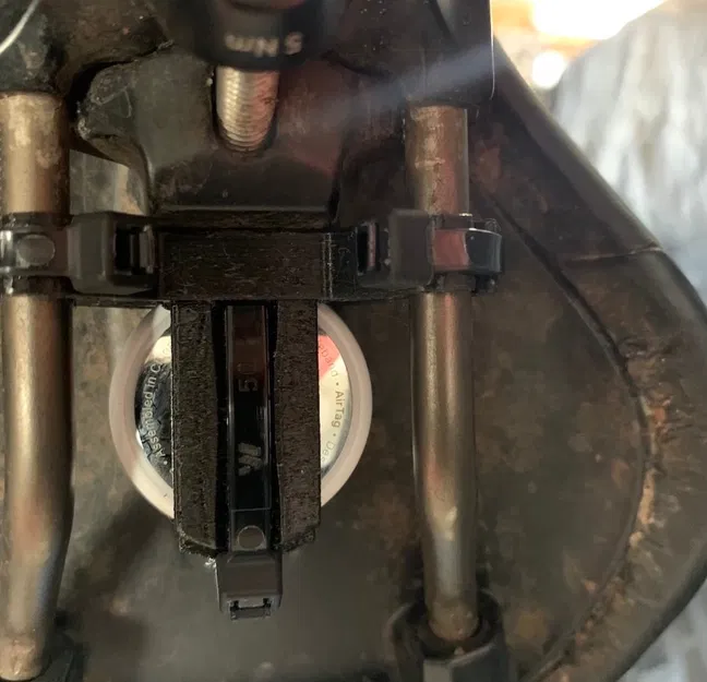 Giá Đỡ AirTag Gắn Yên Xe Đạp - Image 8