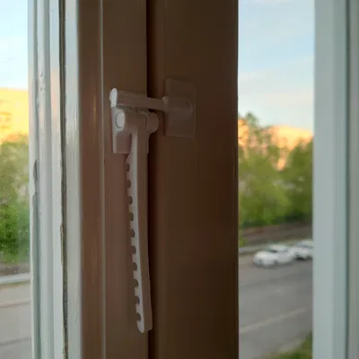Chốt cửa sổ đơn giản (Simple Window Latch)