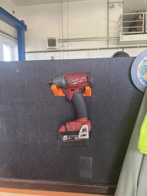 Giá treo máy siết bu lông Milwaukee M18 - Image 1