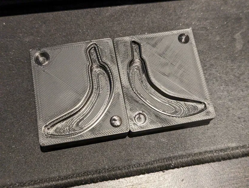 Khuôn đất nặn (Playdoh) - Hình quả chuối - Image 1