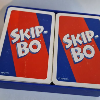 Hộp đựng bài SkipBo