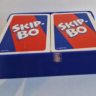 Hộp đựng bài SkipBo