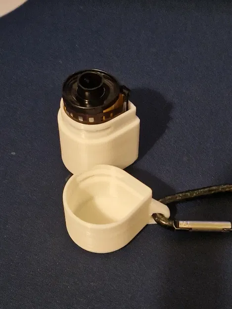 Hộp đựng cuộn phim 35mm có móc treo tiện dụng - Image 1