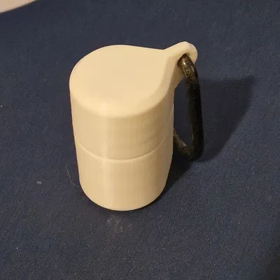 Hộp đựng cuộn phim 35mm có móc treo tiện dụng