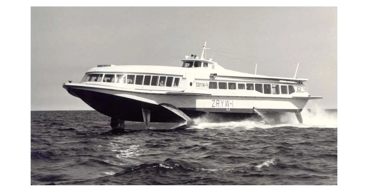 Zryw 1: Mô hình tàu cánh ngầm điều khiển từ xa (RC) - Image 4