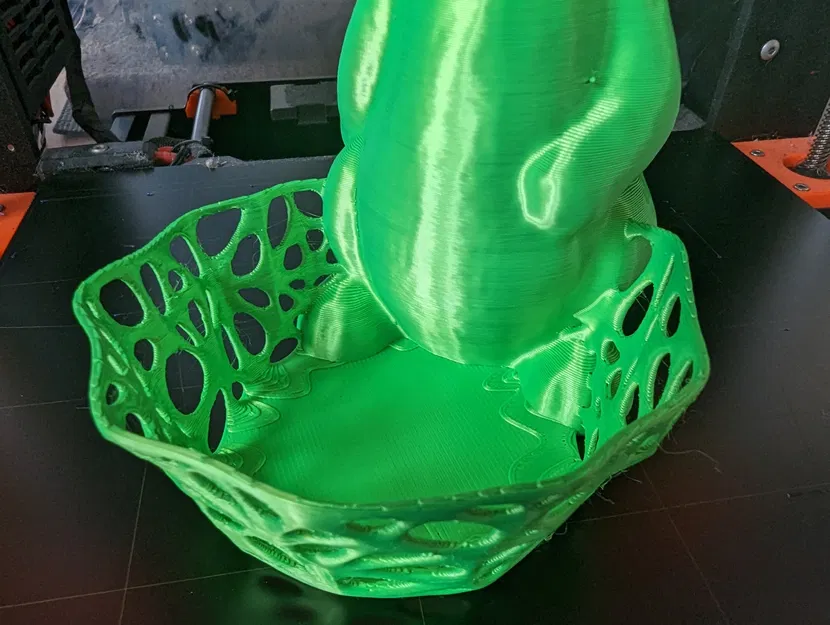 Mô hình chú thỏ ôm giỏ (Easter Bunny with basket) trang trí in 3D - Image 4