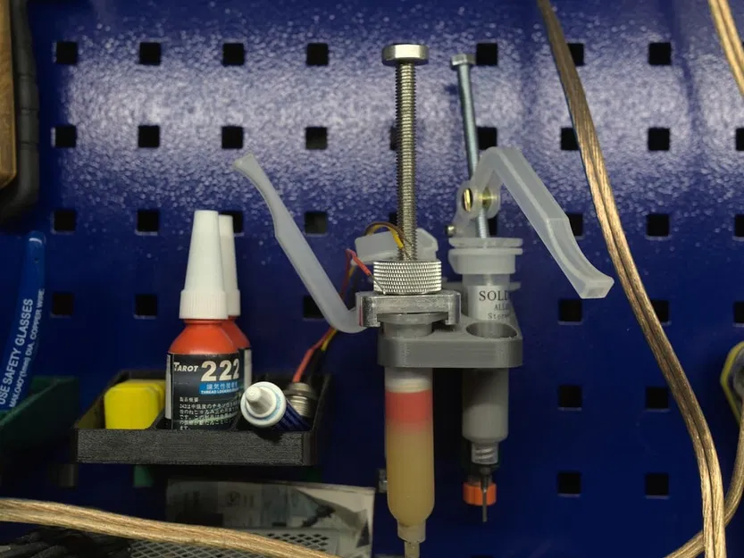 Bộ giá đỡ tùy chỉnh cho bảng đục lỗ vuông (Pegboard) - Image 2