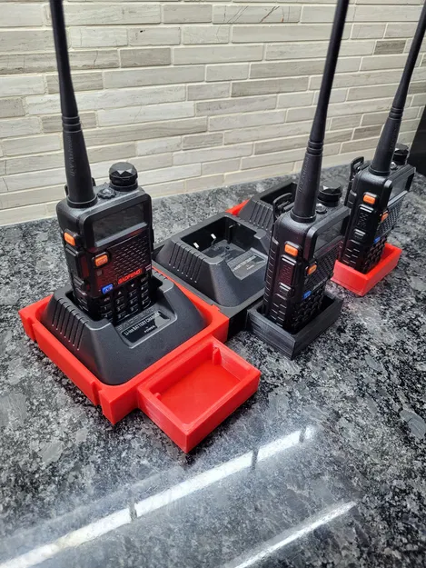 Khay Sạc và Giá Đỡ Bộ Đàm Baofeng UV-5R Có Khóa Liên Động - Image 2