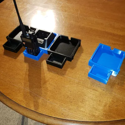 Khay Sạc và Giá Đỡ Bộ Đàm Baofeng UV-5R Có Khóa Liên Động