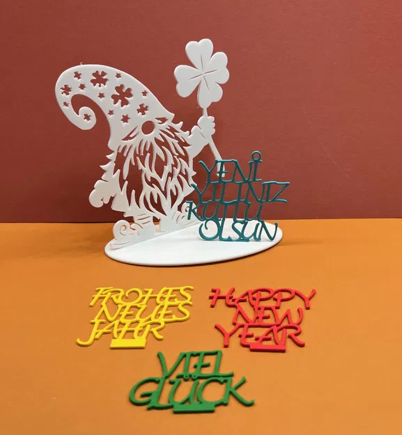 Chú Gnom kèm cỏ ba lá may mắn - Image 1