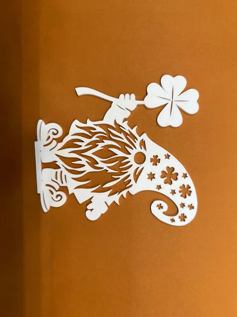 Chú Gnom kèm cỏ ba lá may mắn - Image 5