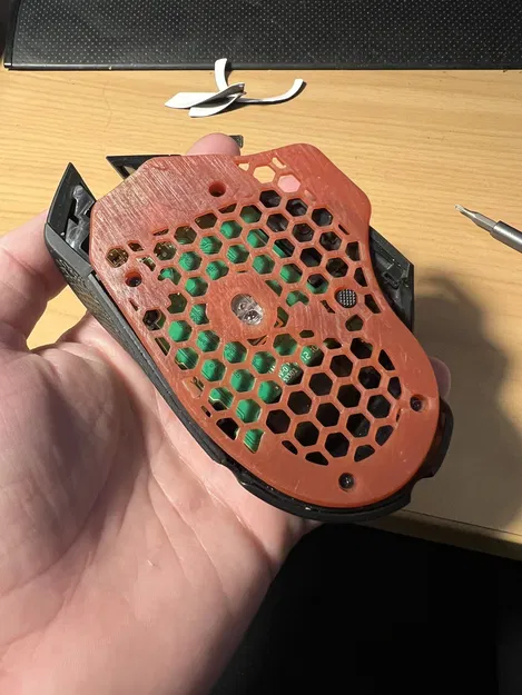 Đế chuột G502 Hero siêu nhẹ có kèm chỗ để ngón cái - Image 4