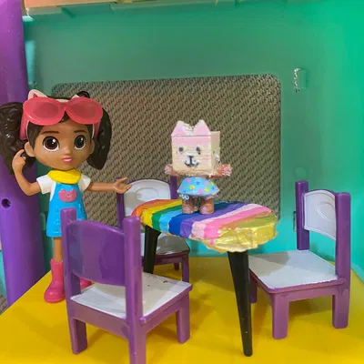 Mô hình Baby Box từ Gabby's Dollhouse