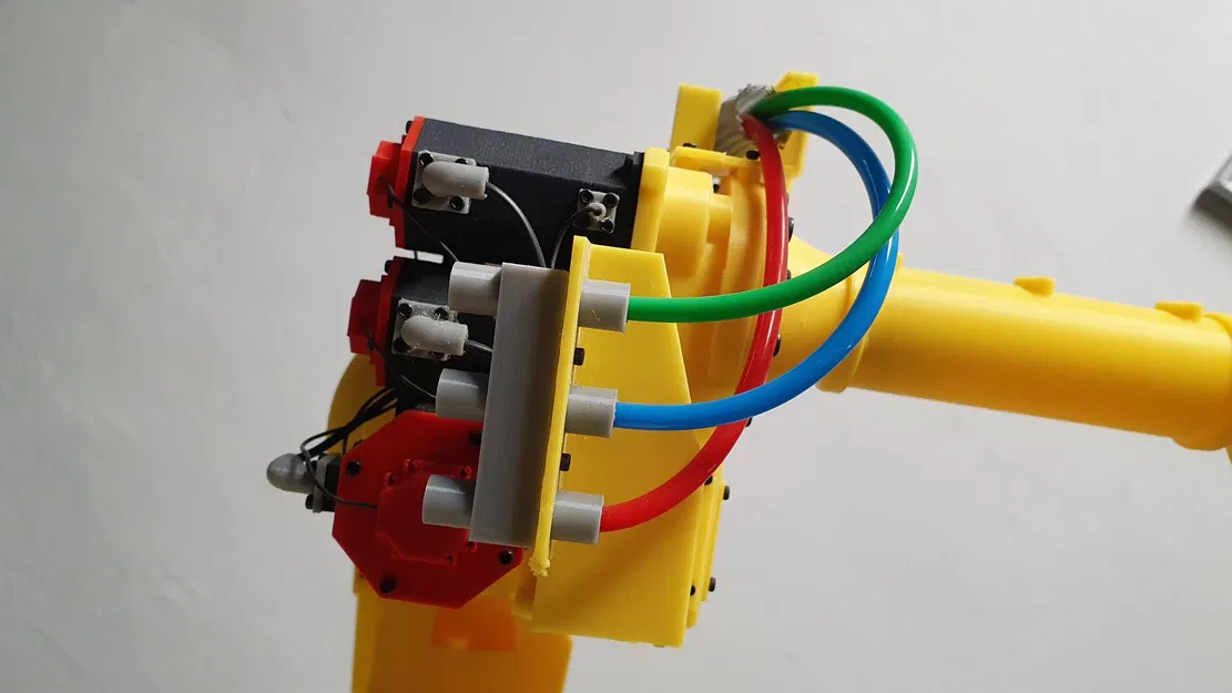 Mô hình Robot Fanuc R-2000iB/210F (tỉ lệ 1:5) - Image 6