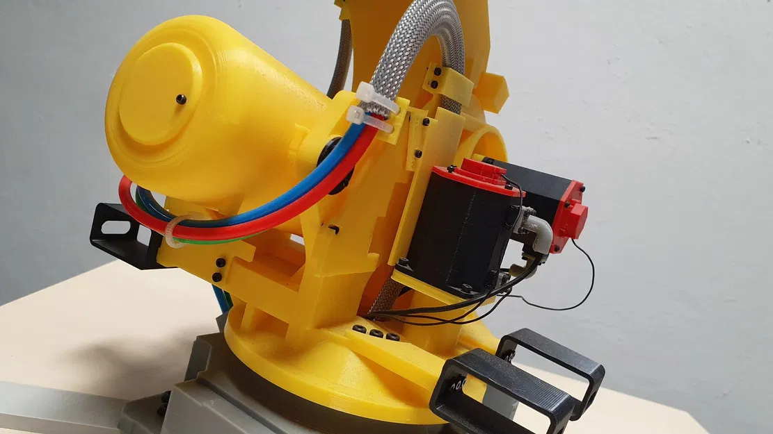 Mô hình Robot Fanuc R-2000iB/210F (tỉ lệ 1:5) - Image 8