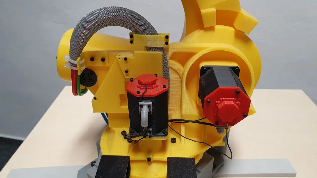 Mô hình Robot Fanuc R-2000iB/210F (tỉ lệ 1:5) - Image 10