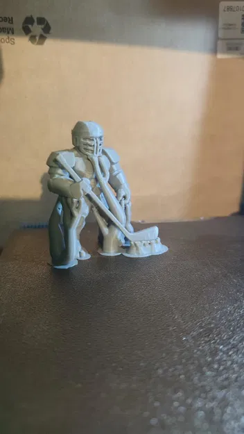 Mô hình Mecha Hockey Player - Tượng robot cầu thủ khúc côn cầu - Image 2