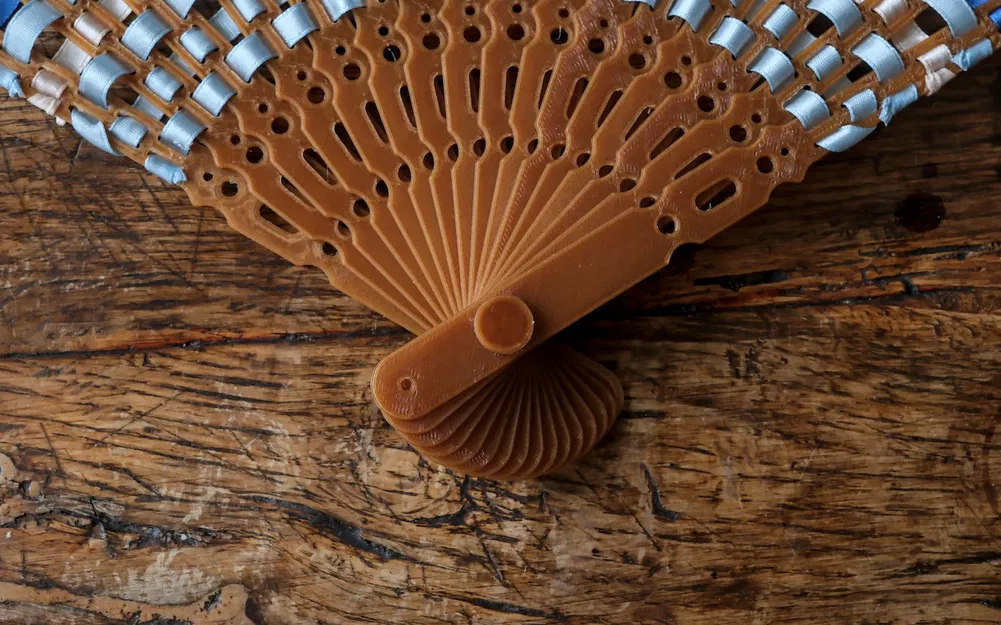 Ribbon Hand Fan - Quạt cầm tay đan ruy-băng đầy sáng tạo - Image 6