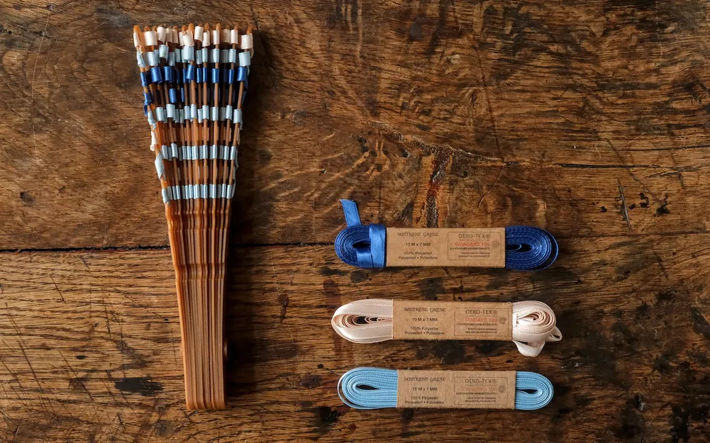 Ribbon Hand Fan - Quạt cầm tay đan ruy-băng đầy sáng tạo - Image 7