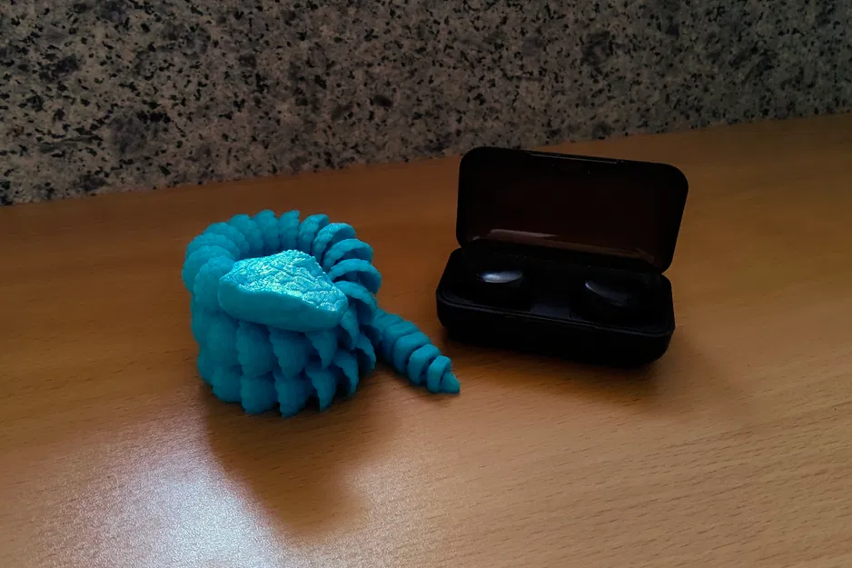 Sticky Snake (Nhỏ hơn 20%) - Image 1