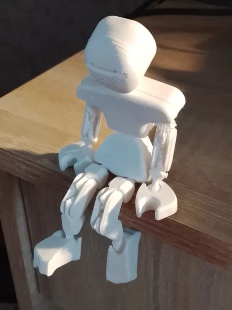 Body-Buddy: Robot Người Máy Cử Động Linh Hoạt | Mô Hình Trang Trí Bàn Làm Việc Đáng Yêu - Image 1