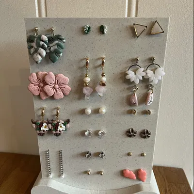 Giá treo bông tai in 3D tiện dụng cho bàn trang điểm