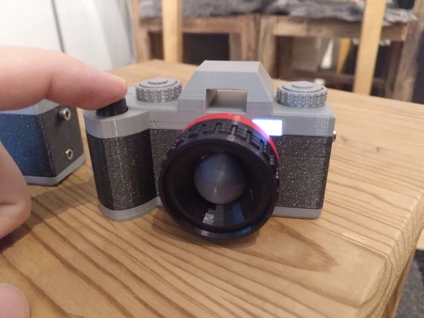 Toy Camera - Bản cải tiến (Remix) - Image 2