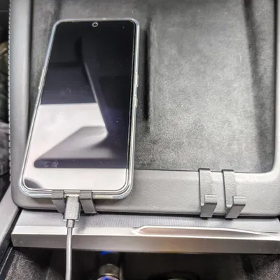 Kẹp giữ điện thoại cho Tesla (Tesla Phone Clip)