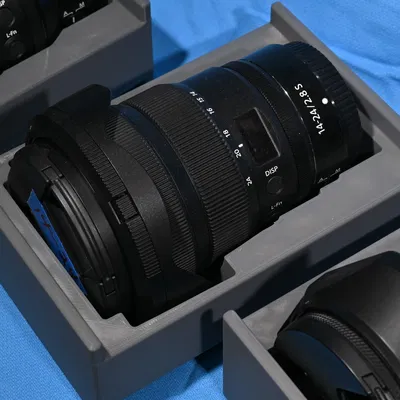 Khay kệ lưu trữ lens Nikon Z-system, thiết kế nằm ngang gọn gàng, an toàn