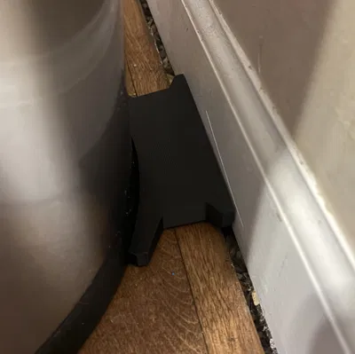 Miếng đệm chống va đập tường cho thùng rác Simplehuman