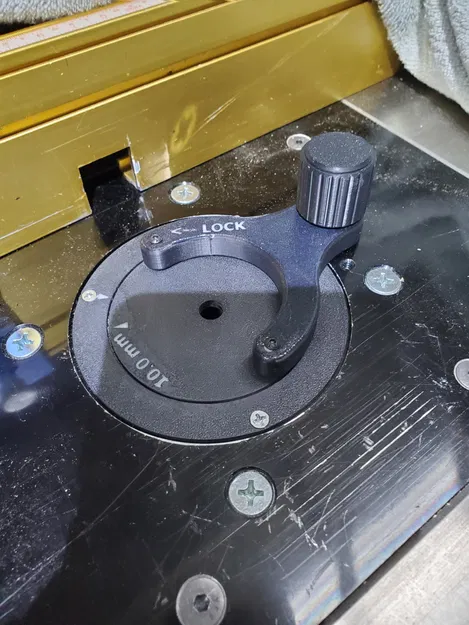 Bộ thân, vòng đệm và dụng cụ cho tấm bàn phay Rockler - Image 2