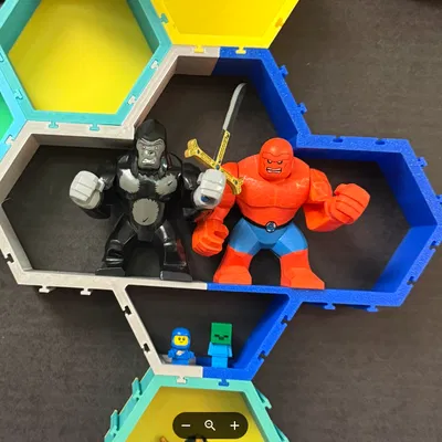 Kệ trưng bày Big Fig khổ lớn cho hệ thống Lego Hex cập nhật