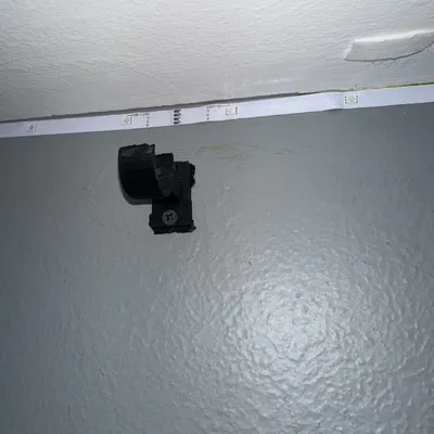 Giá treo cần câu gắn tường đơn giản, tiết kiệm không gian