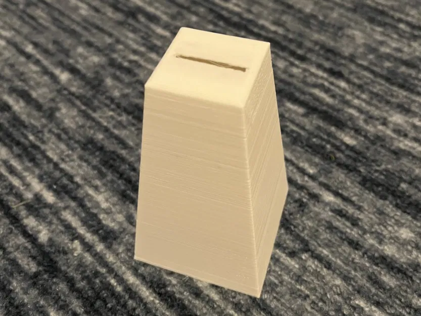 Ống heo tiết kiệm độc đáo không thể mở (Unopenable Piggy Bank) - Image 1